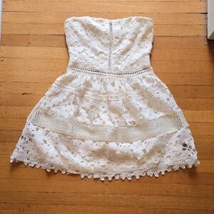 Romeo + Juliet Couture, Strapless Floral Eyelet Lace Ivory Mini Dress,EUC, M